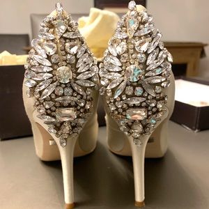 Badgley Mischka ivory satin genstoned shoes